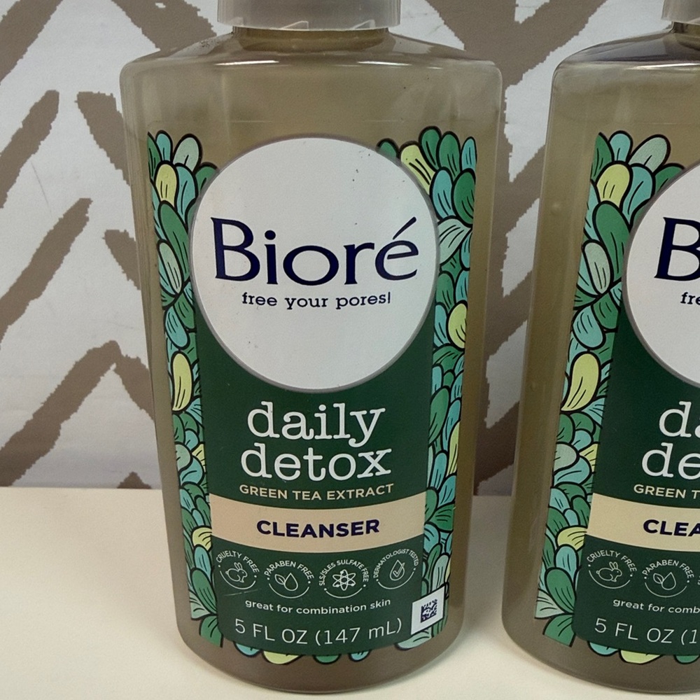 Biore Daily Detox Green Tea Extract Cleanser 5 OZ Lot of 4 - Picture 2 of 4